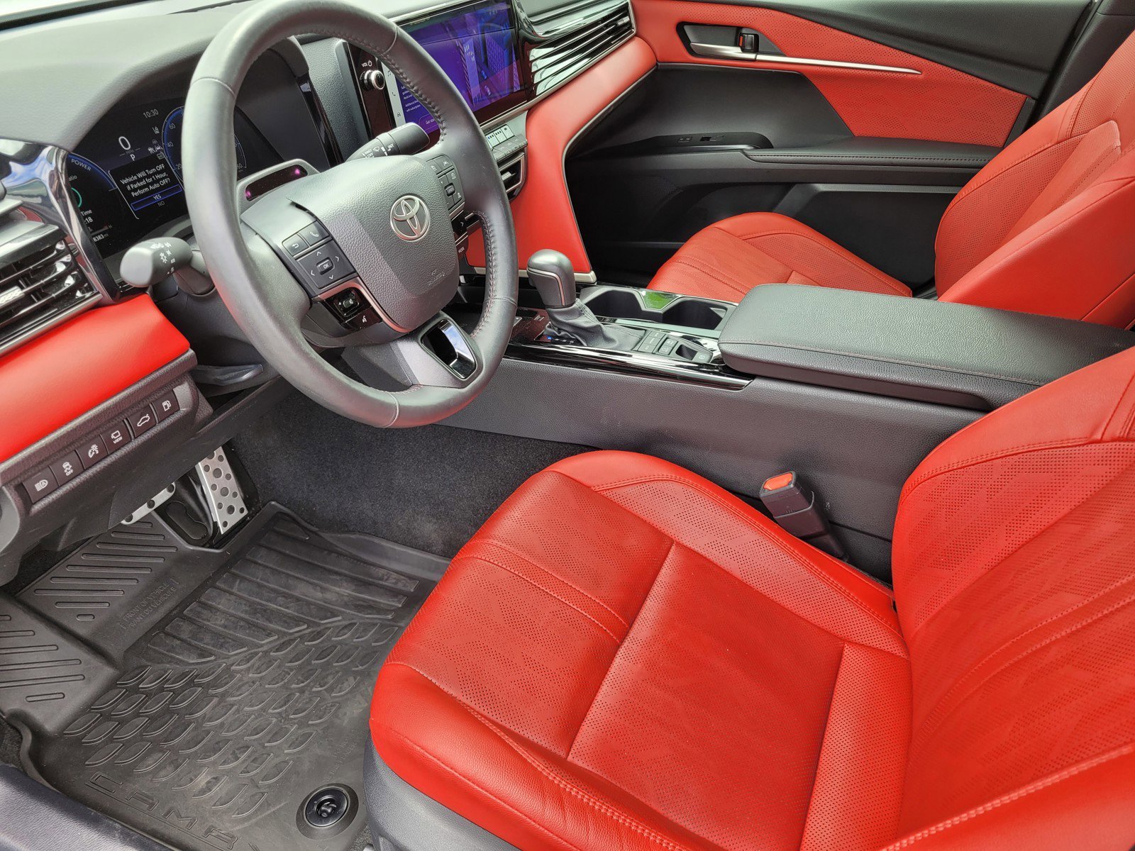 Used 2025  Toyota  image 15