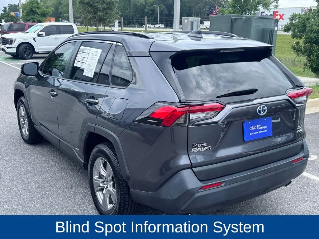 Certified Used 2022 Magnetic Gray Metallic Toyota XLE image 5