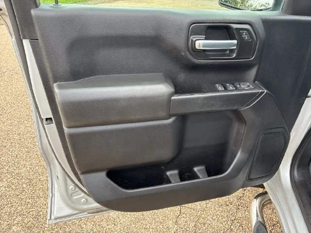Used 2021 SILVER ICE METALLIC Chevrolet Custom image 17