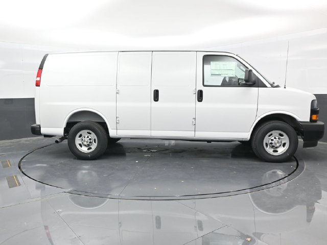 2025 Chevrolet Express Cargo Work Van - Photo 8
