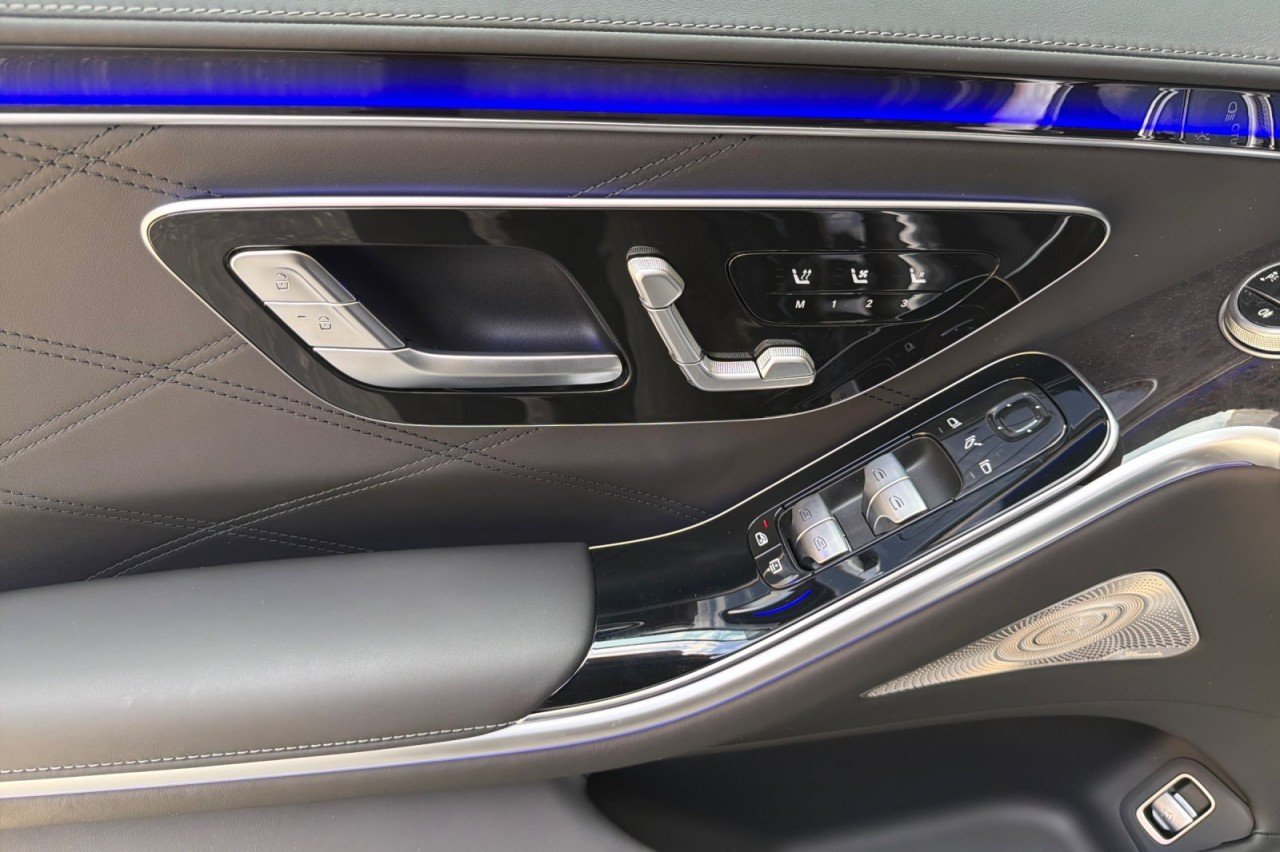 Used 2026 Obsidian Black Metallic Mercedes-Benz Maybach S 680 image 10