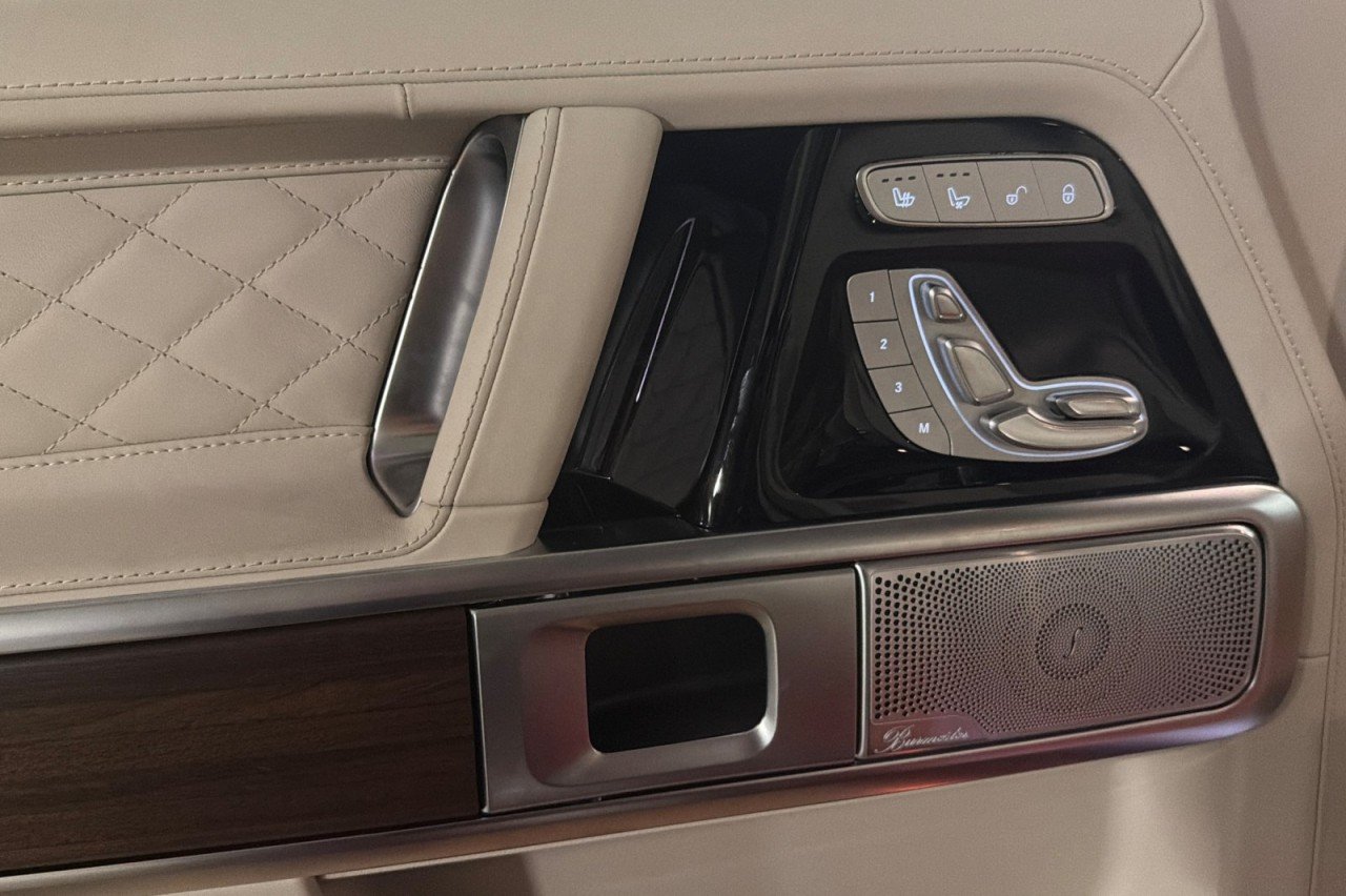 New 2026 Indium Grey Metallic Mercedes-Benz G 580e SUV image 10