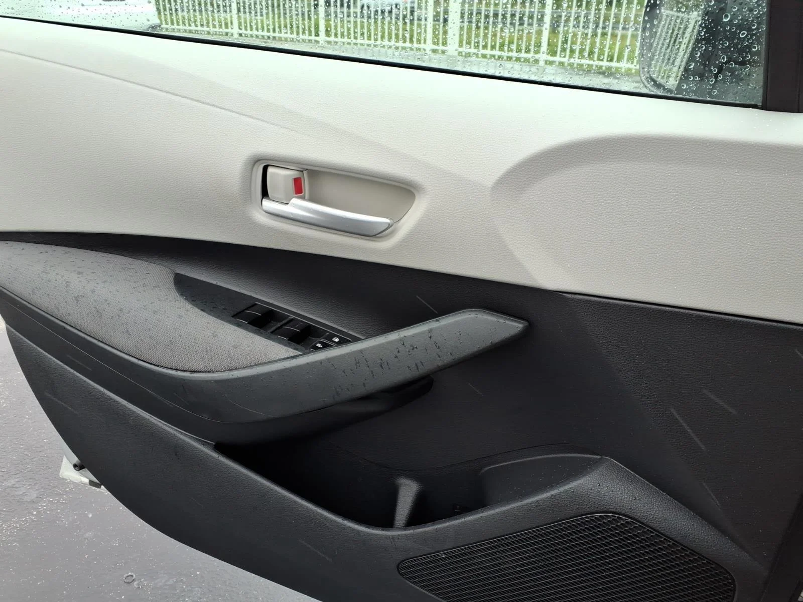 Used 2020 Classic Silver Metallic Toyota L image 25