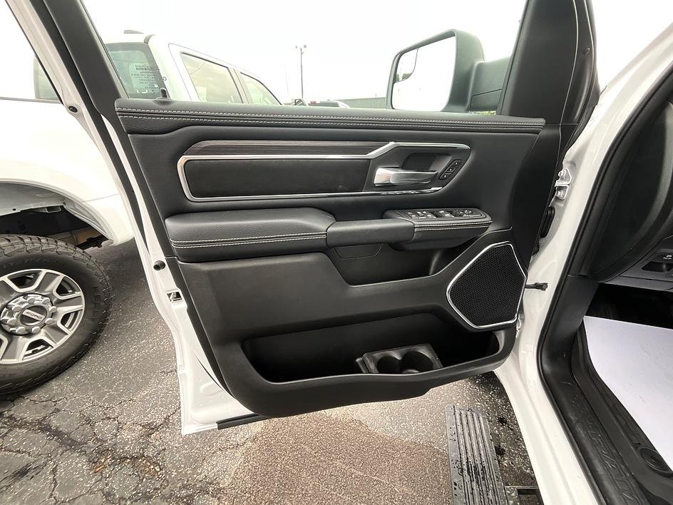New 2026 Bright White Clear-Coat Exterior Paint RAM Laramie image 12