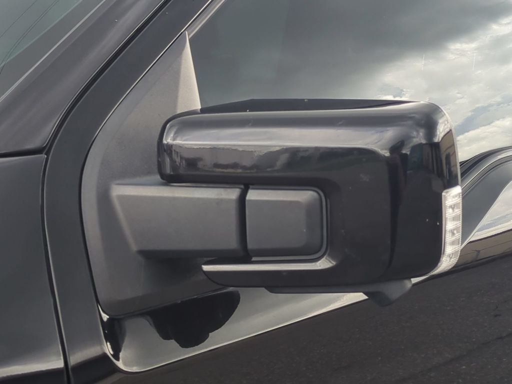 2023 Ford F-150 Lightning Platinum - Photo 12