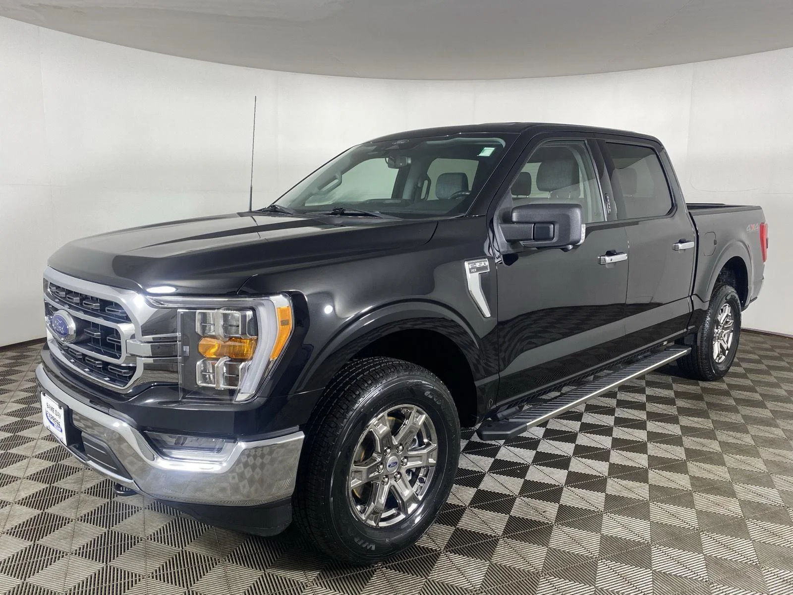 Used 2022 Agate Black Ford XLT image 3