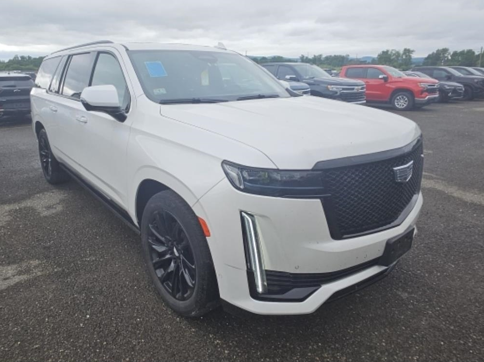Used 2023 White Cadillac Sport Platinum image 2