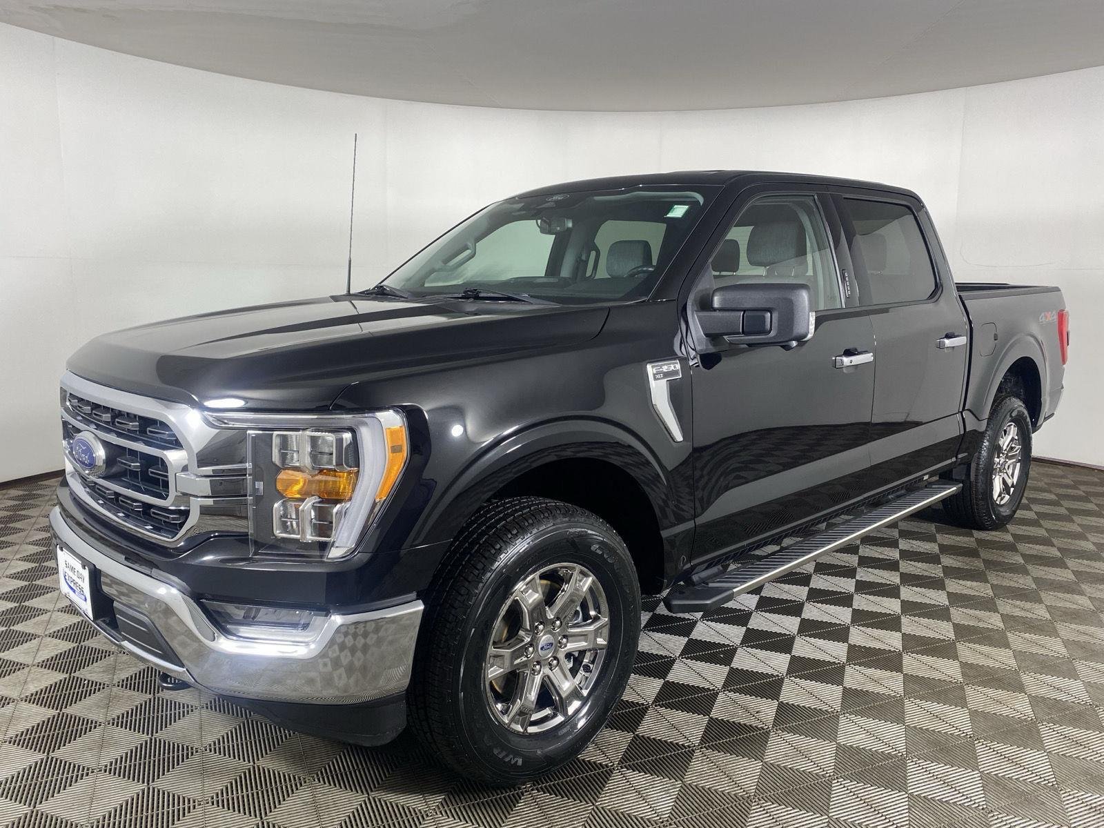Used 2022 Agate Black Ford XLT image 3