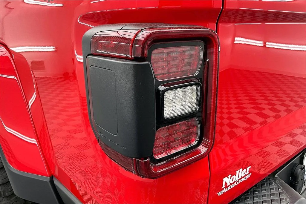Certified Used 2023 Firecracker Red Clearcoat Jeep Sport S image 31