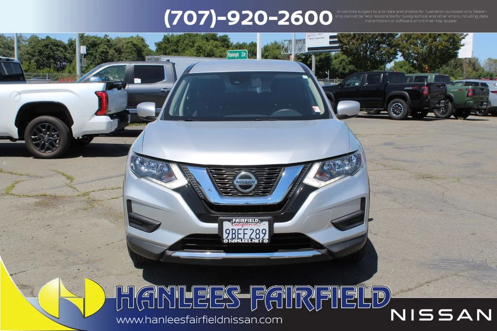 Used 2020 Silver Nissan S image 4