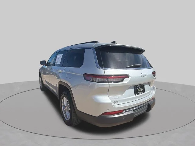 Used 2025 Silver Jeep Laredo image 6