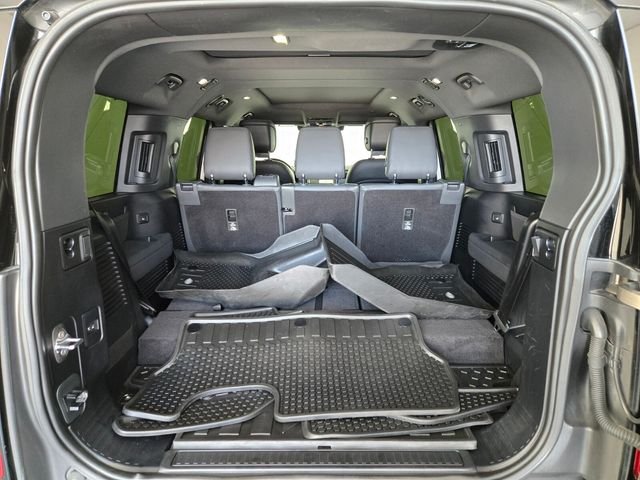 Used 2023 Gold Land Rover X-Dynamic SE image 14
