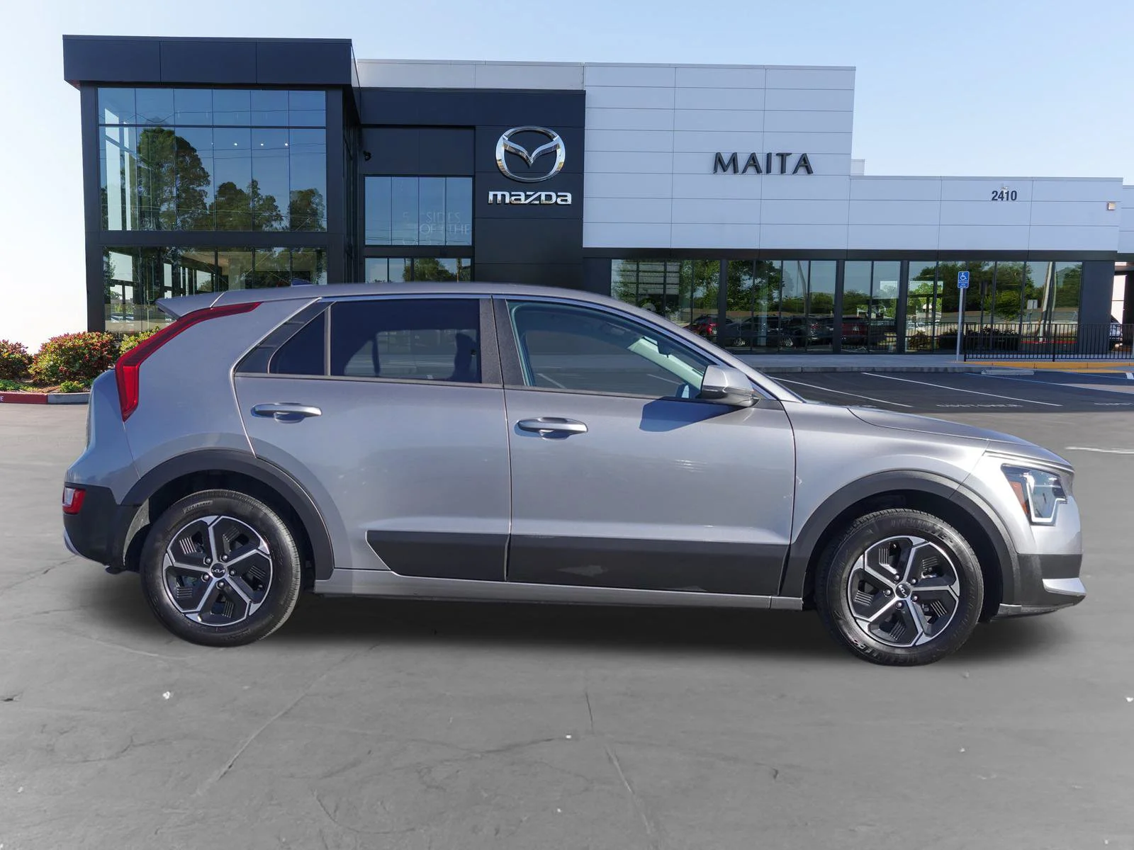 Used 2025 Steel Gray Kia LX image 2