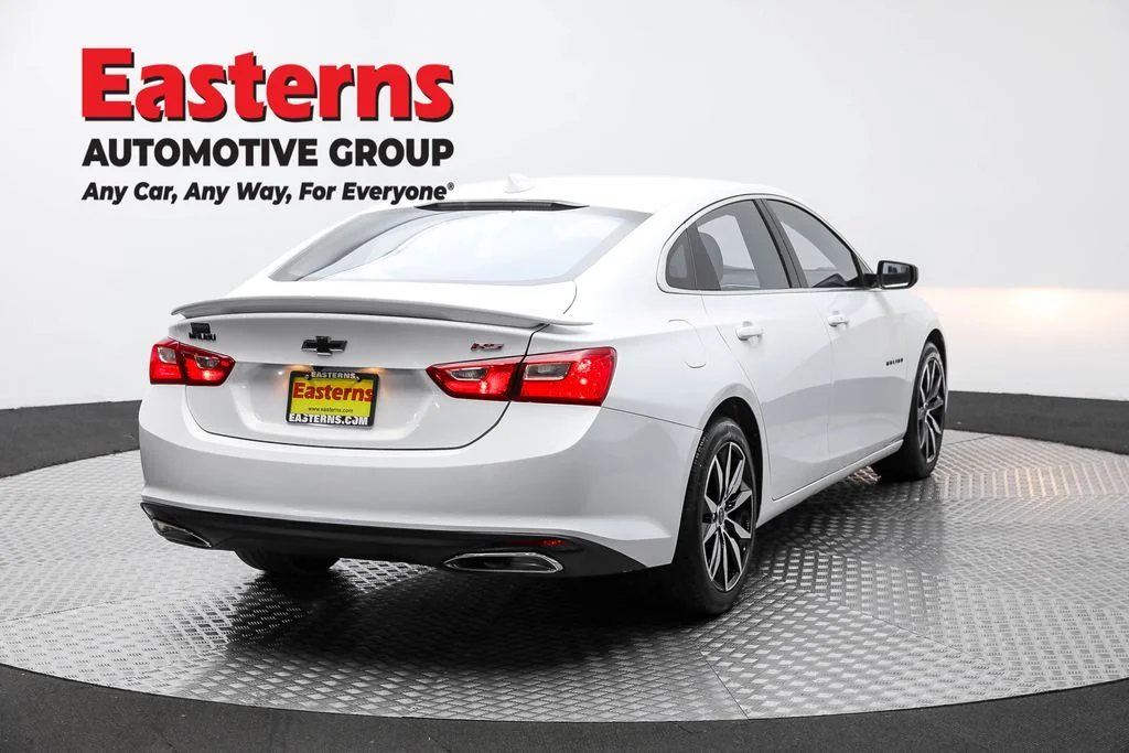 Used 2022 White Chevrolet RS image 5