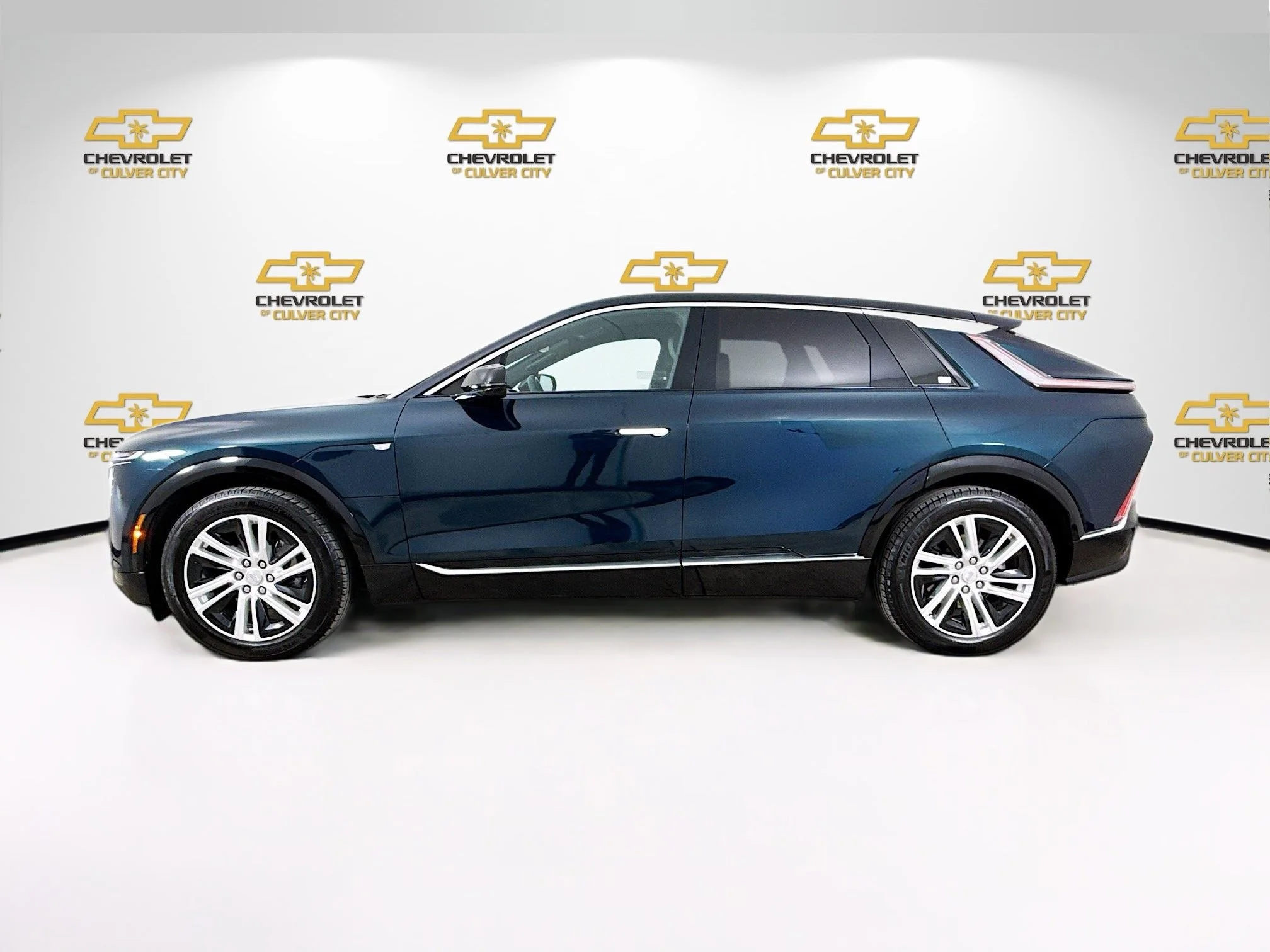 Used 2024 Emerald Lake Metallic Cadillac Tech image 5