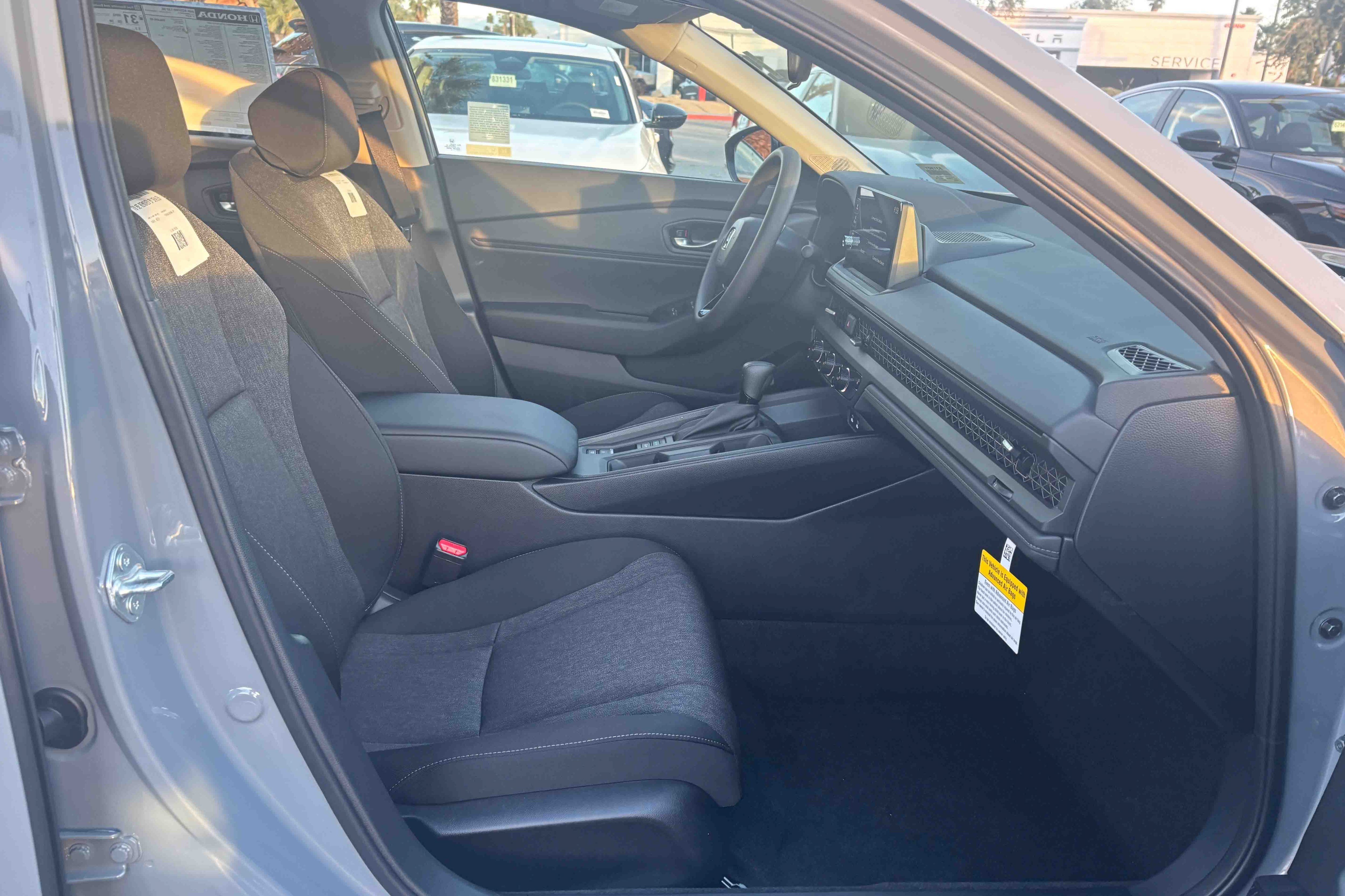 New 2026 Meteorite Gray Metallic Honda SE image 18