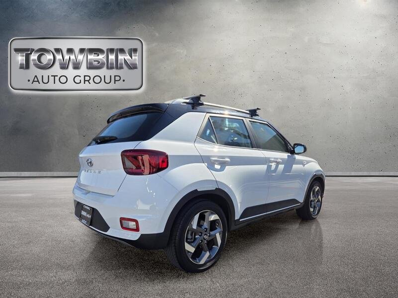 Used 2022 White Hyundai Limited image 6