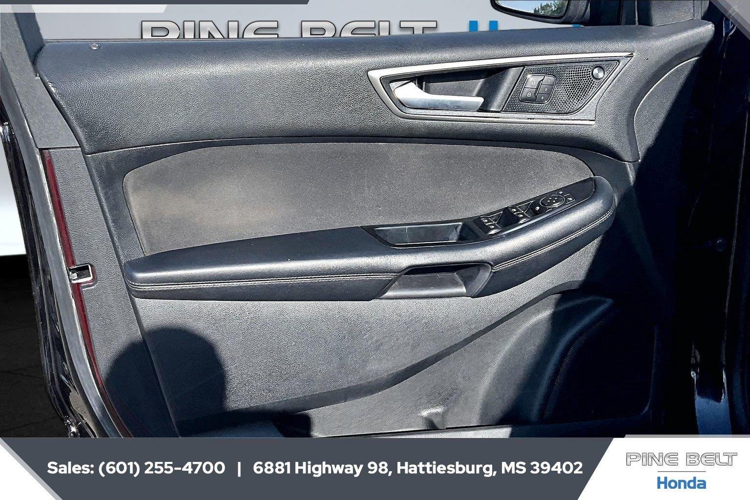 Used 2022 Agate Black Ford SE image 17