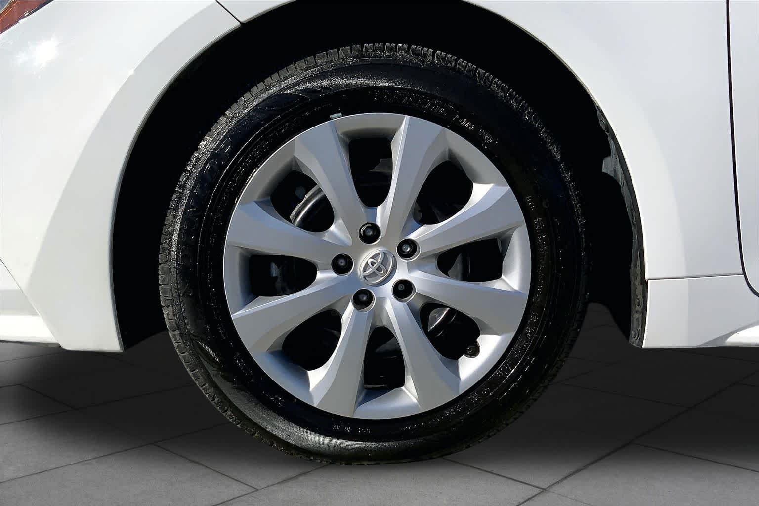 Used 2026 Ice Cap Toyota LE image 11