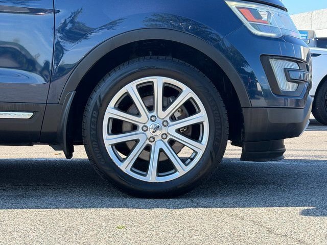 Used 2016 Blue Ford Limited image 33