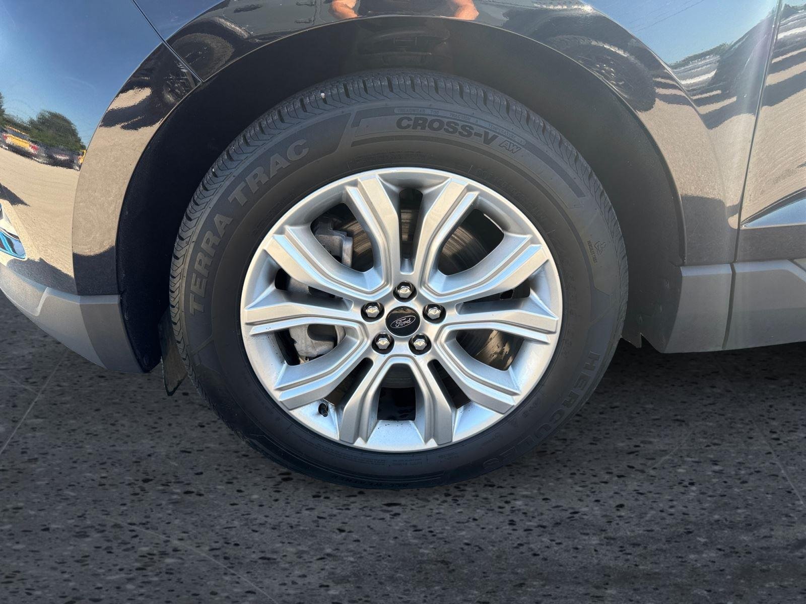 Used 2023 Black Ford Titanium image 9