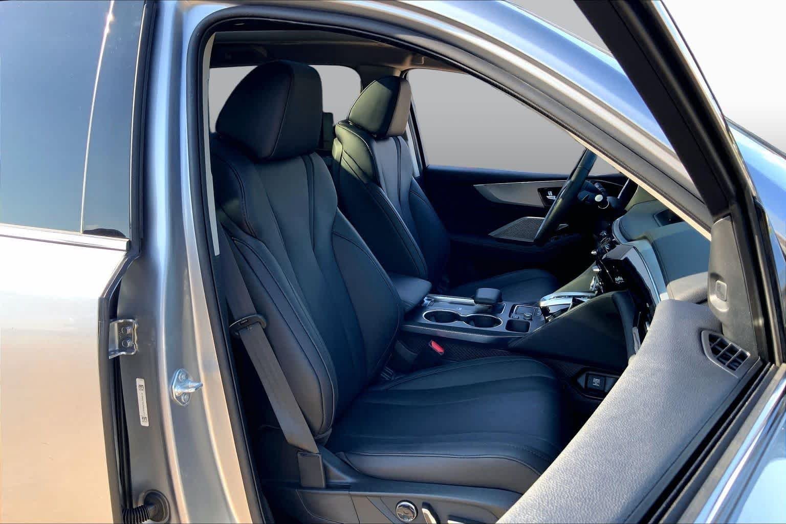 Used 2024 Lunar Silver Metallic Acura  image 9