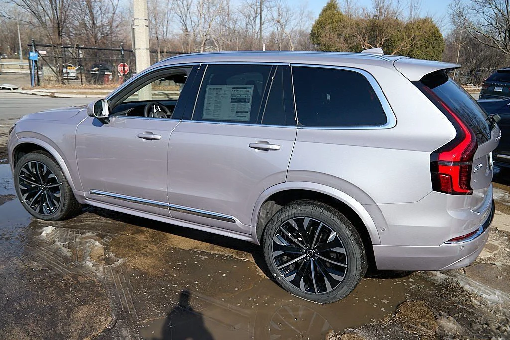 New 2026 Aurora Silver Volvo Plus image 7
