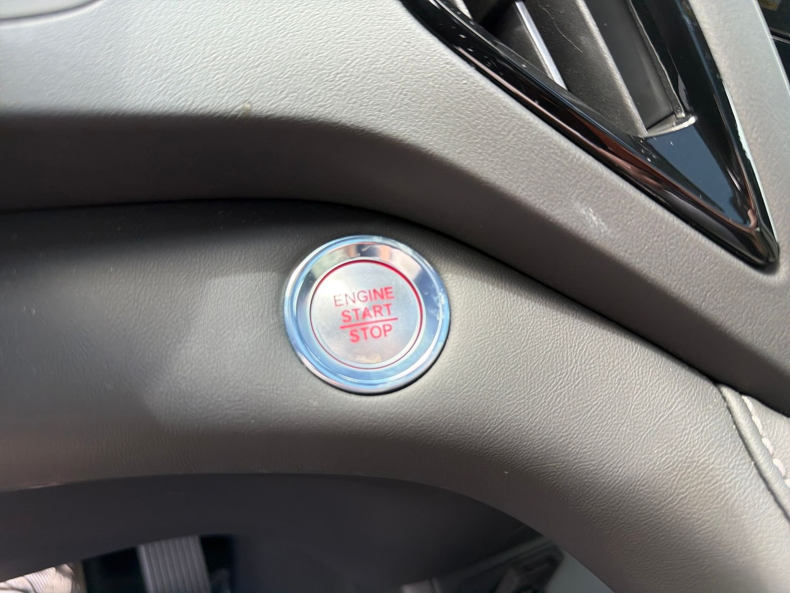 Certified Used 2025 Platinum White Acura Base image 26