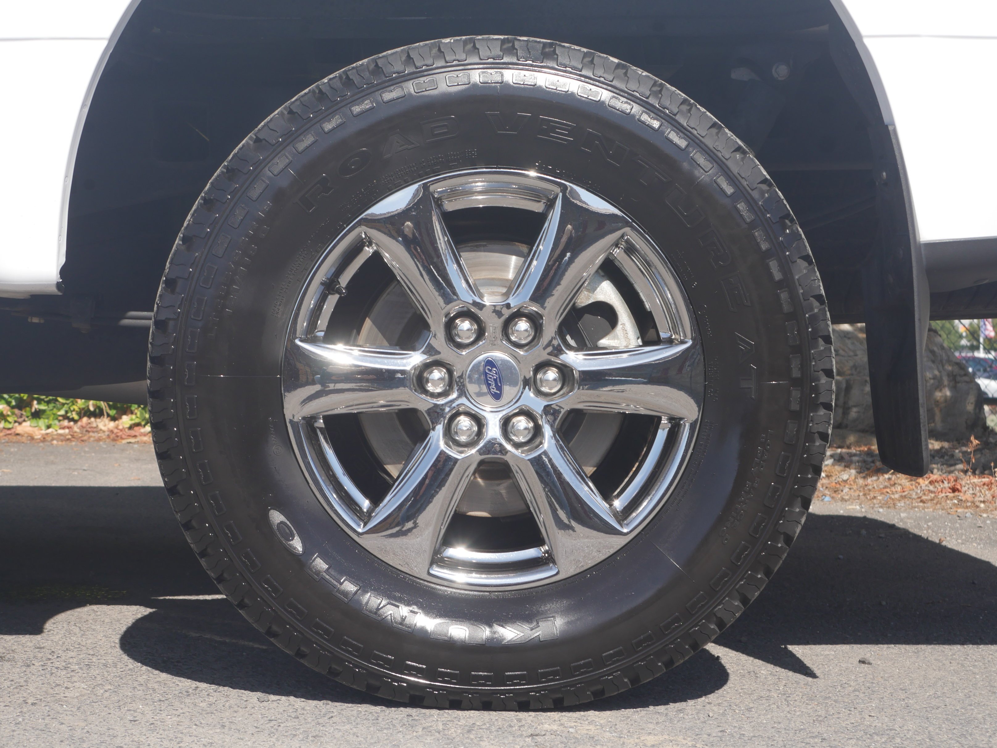 Used 2020 Oxford White Ford XLT image 17