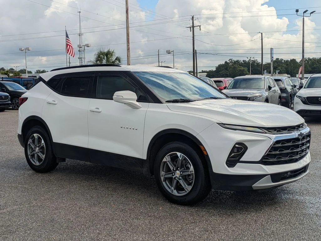 Used 2024 White Chevrolet LT image 7