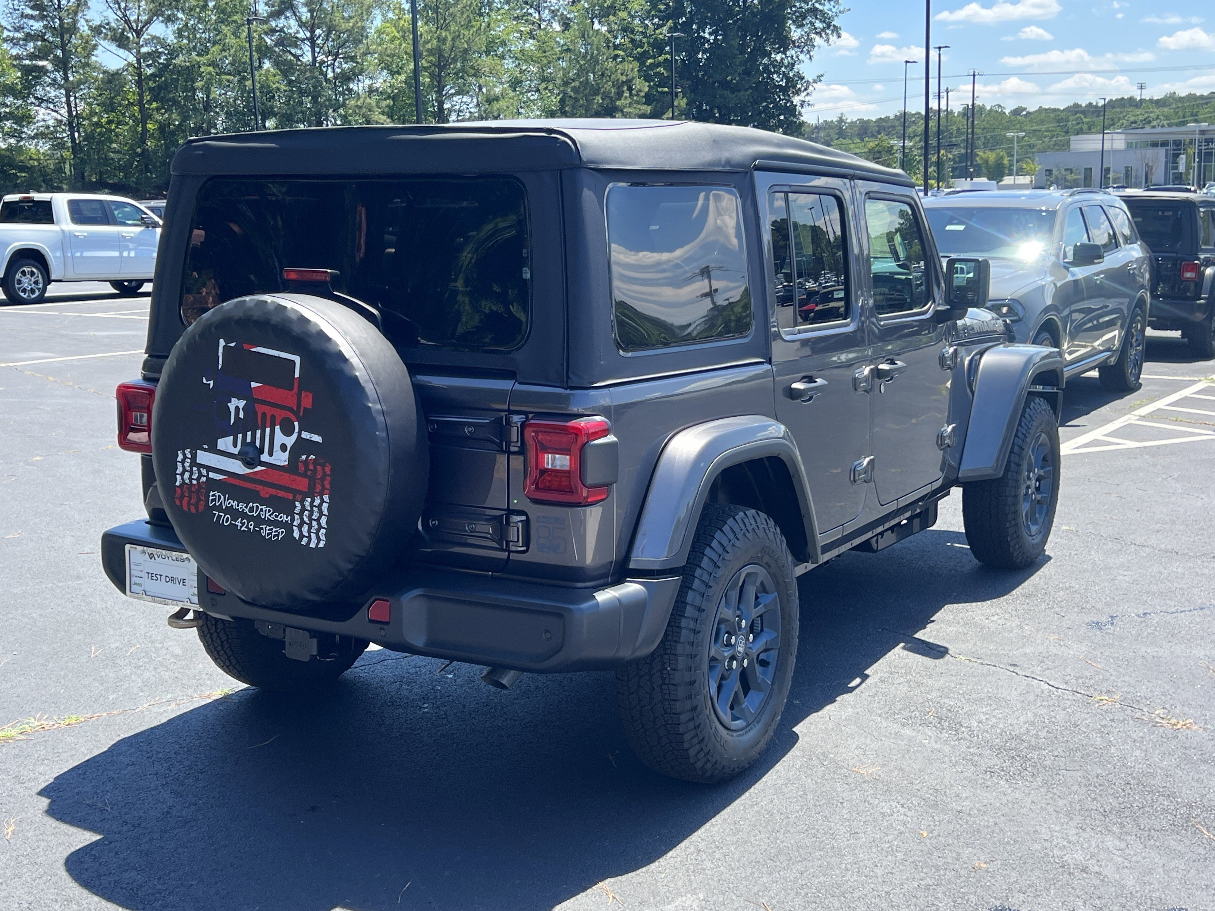 New 2026 Granite Crystal Metallic Clear-Coat Exterior Paint Jeep Sport image 8
