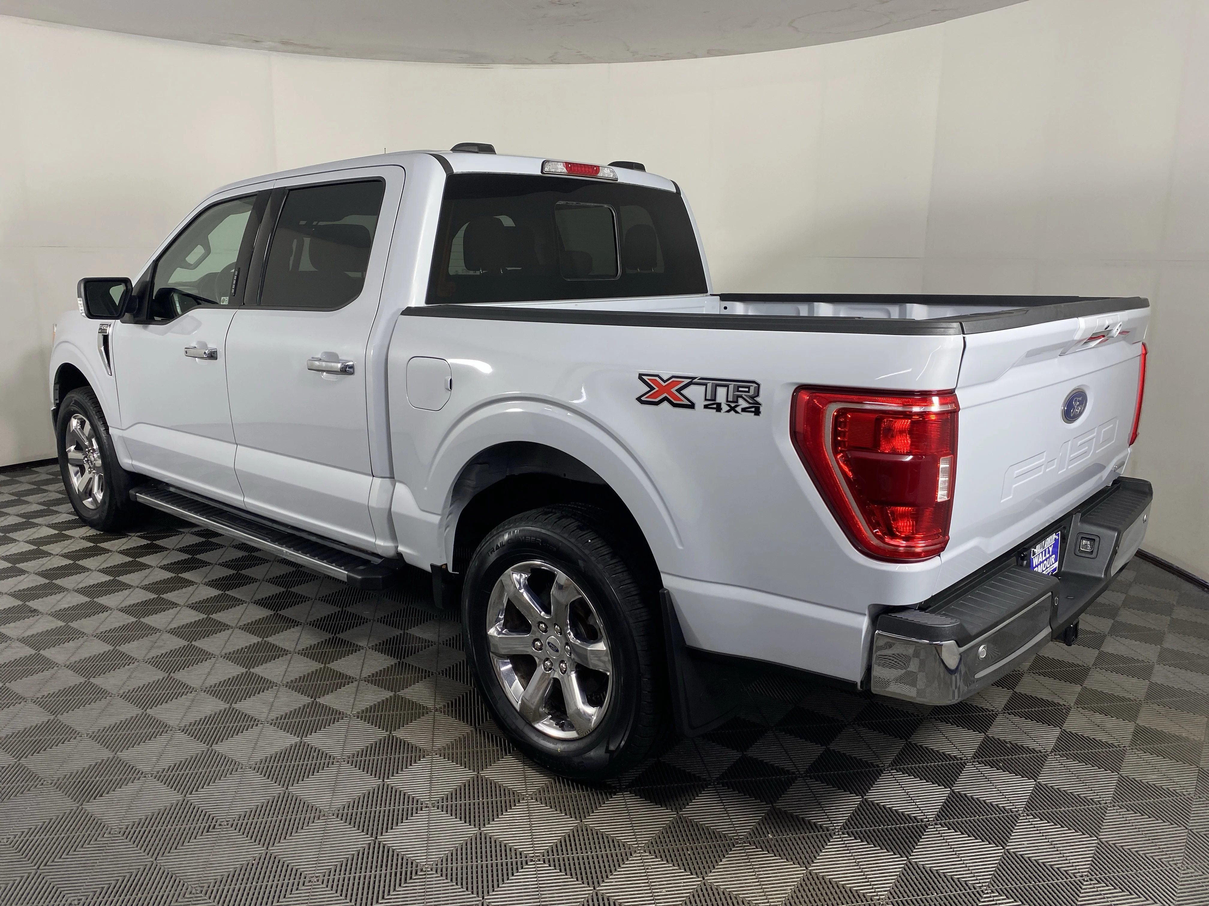 Used 2021 Space White Metallic Ford  image 10