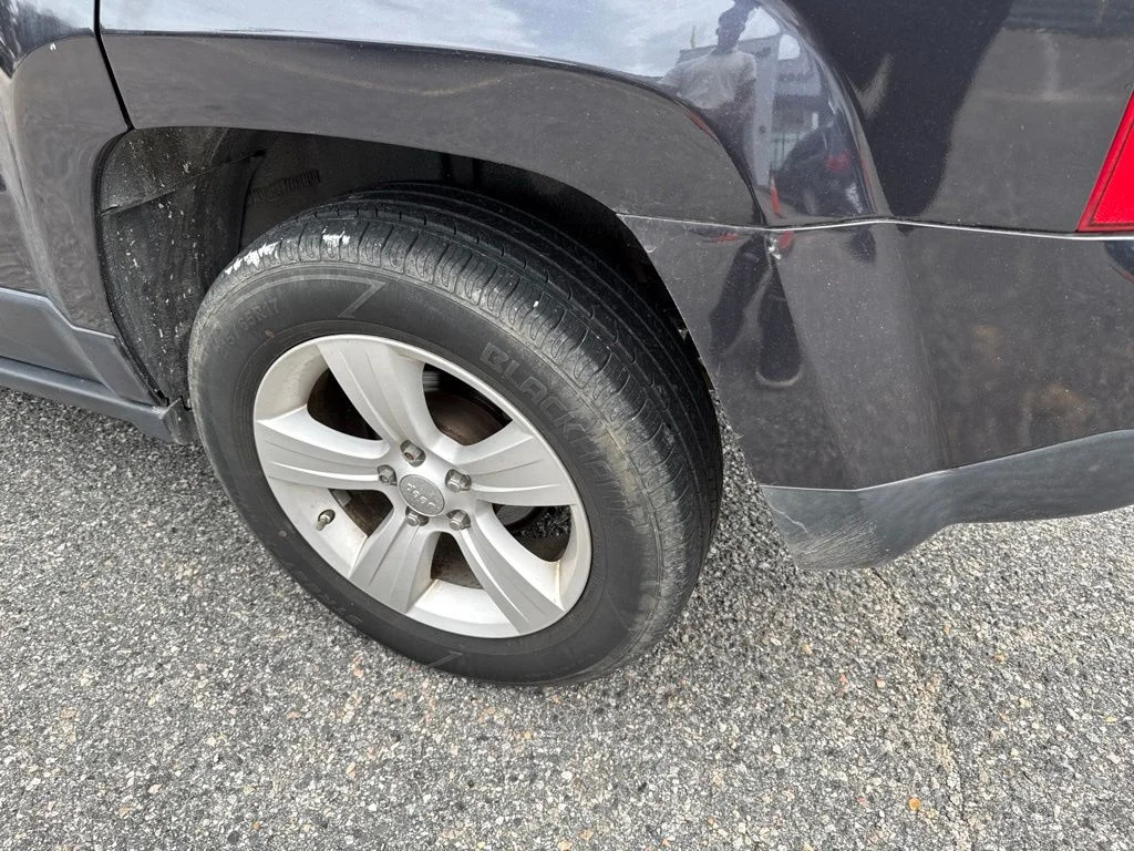 Used 2014 Gray Jeep Sport image 4