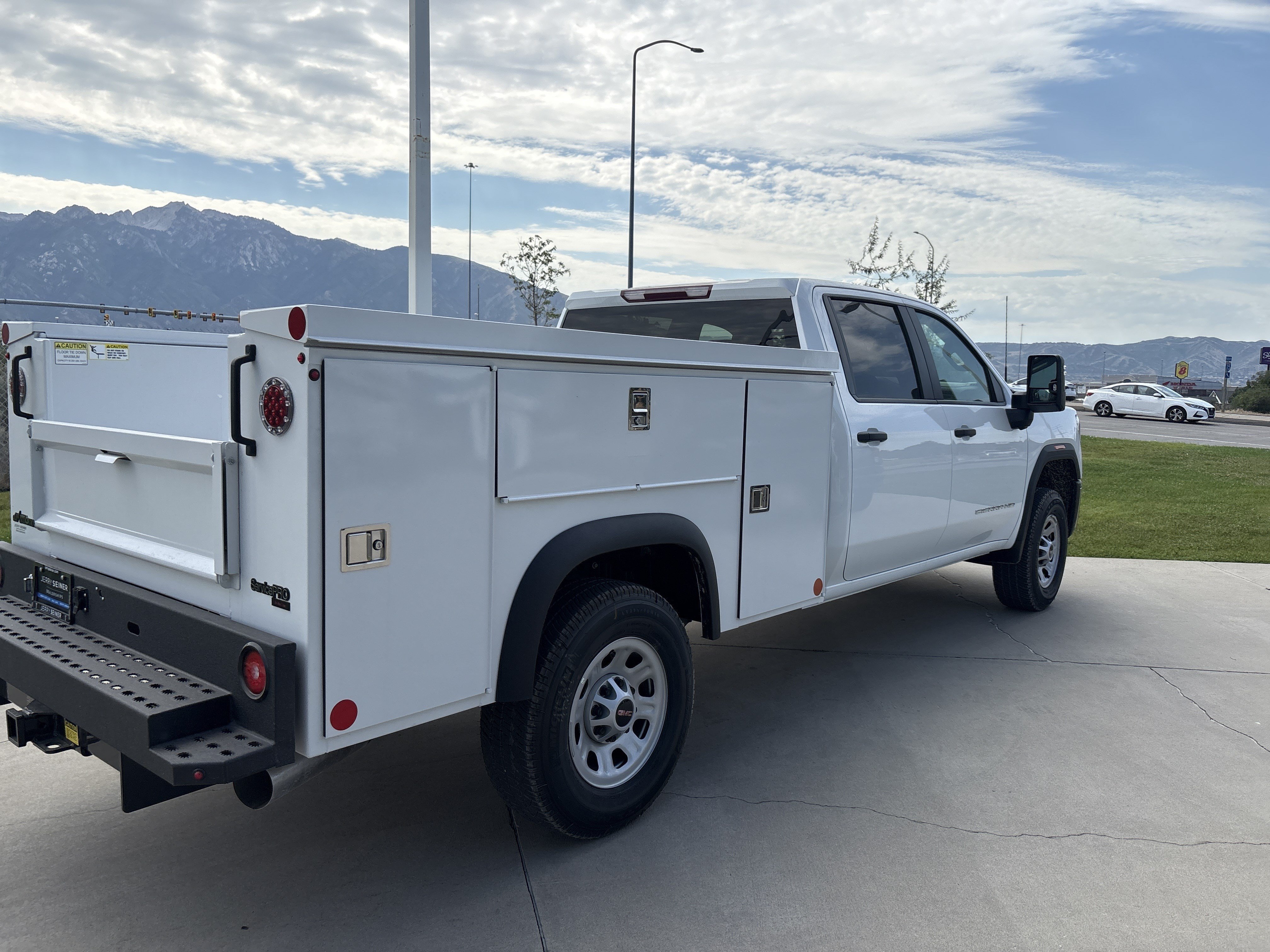 New 2026 Summit White GMC Pro image 7