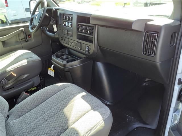2025 Chevrolet Express Cargo Work Van - Photo 13