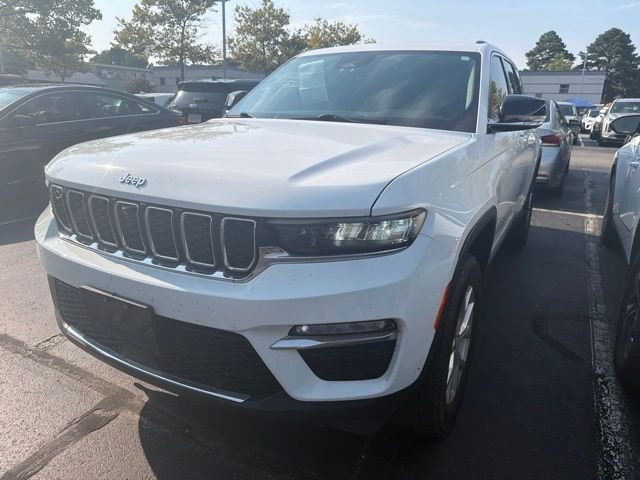 Used 2023 Bright White Clearcoat Jeep Limited image 4