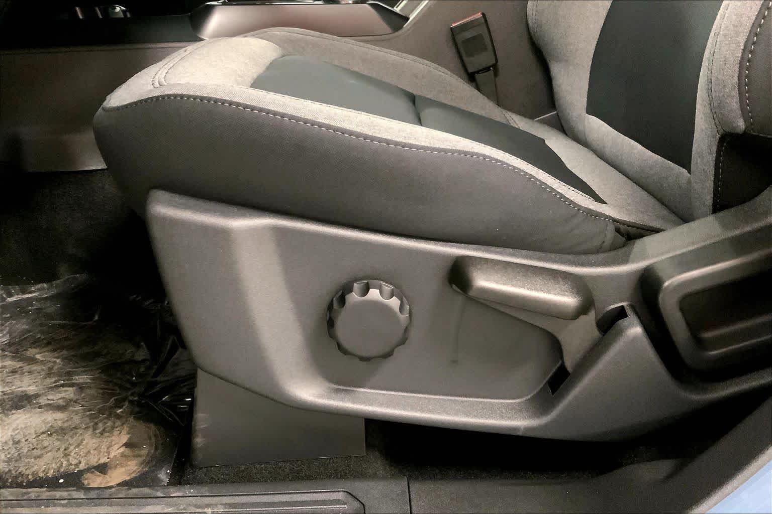 New 2025 Azure Gray Metallic Tri-Coat Ford Big Bend® image 19