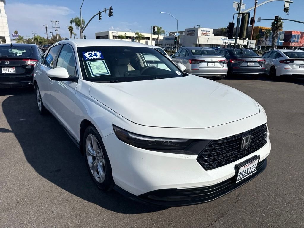 Used 2024  Honda LX image 6