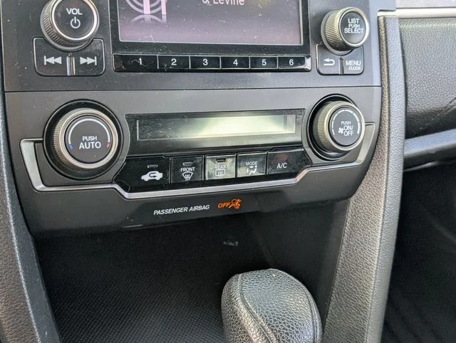 Used 2017  Honda LX image 20