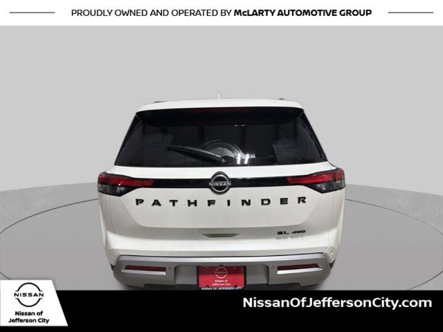 Used 2022 White Nissan SL image 7