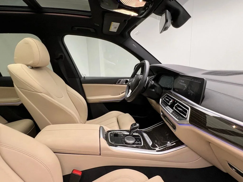 Used 2021 Black BMW sDrive40i image 6