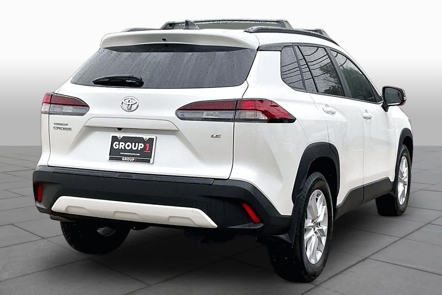Used 2026 Wind Chill Pearl Toyota LE image 13
