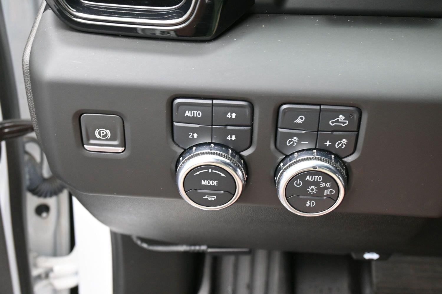 Used 2023 SUMMIT WHITE GMC AT4 image 19
