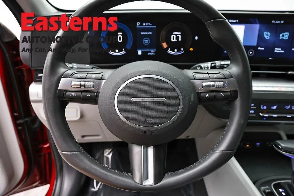 Used 2025 Red Hyundai SEL image 12