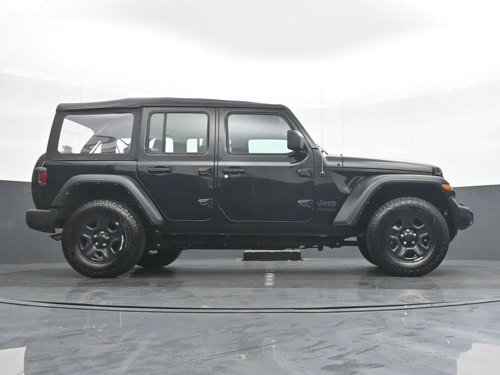 Used 2022 Black Jeep Unlimited Sport image 30