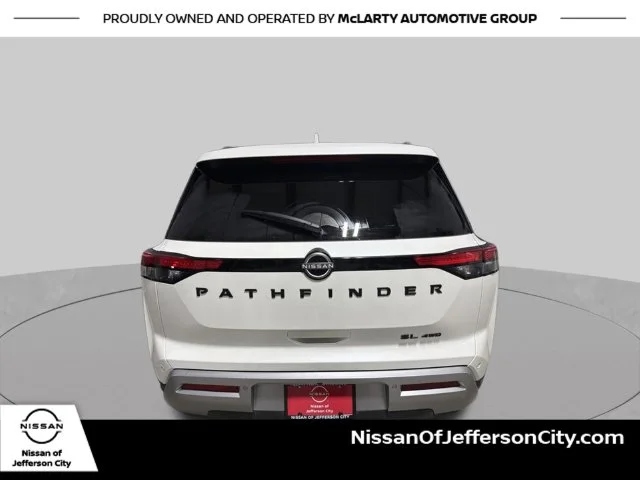 Used 2022 White Nissan SL image 7