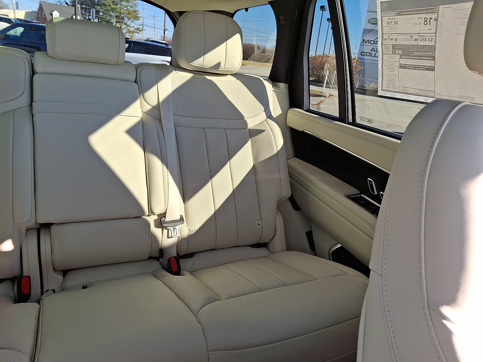 2026 Land Rover Range Rover SE - Photo 16