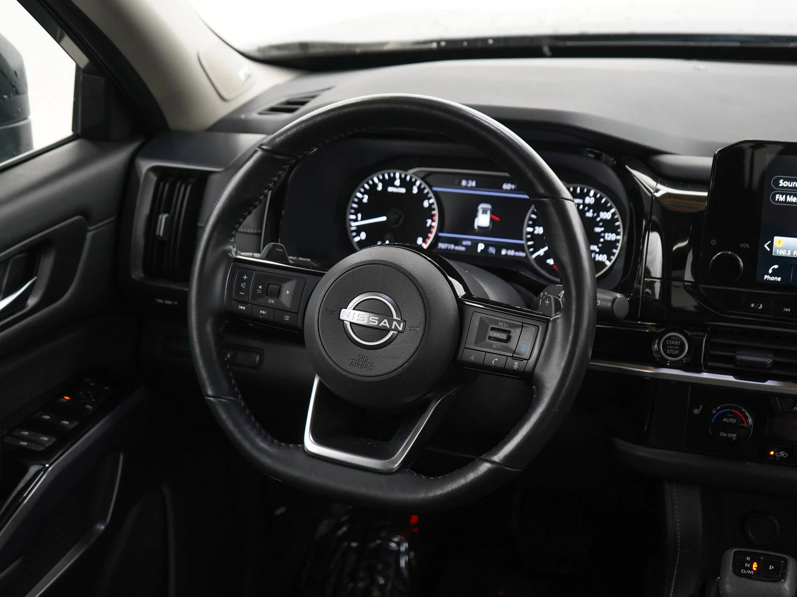 Used 2023 Gun Metallic/Super Black Nissan SL image 15