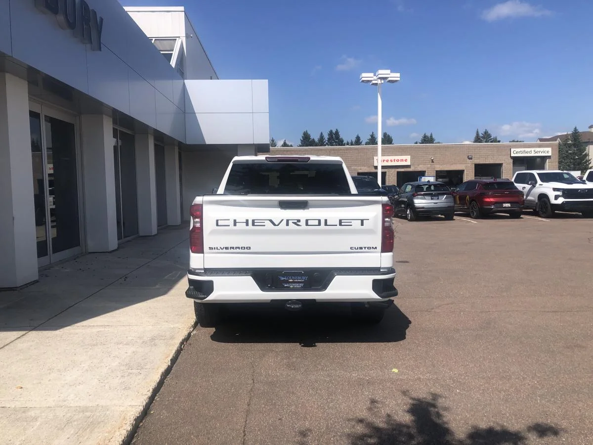New 2026 White Chevrolet 4wd Crew Cab 147 image 7