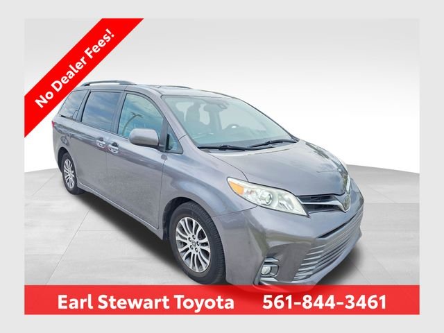 2020 Toyota Sienna XLE V6 8-Passenger FWD's photo